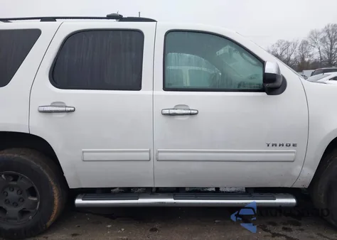 2013 Chevrolet Tahoe Ls z USA, uszkodzony, nr VIN 1GNSCAE06DR191995